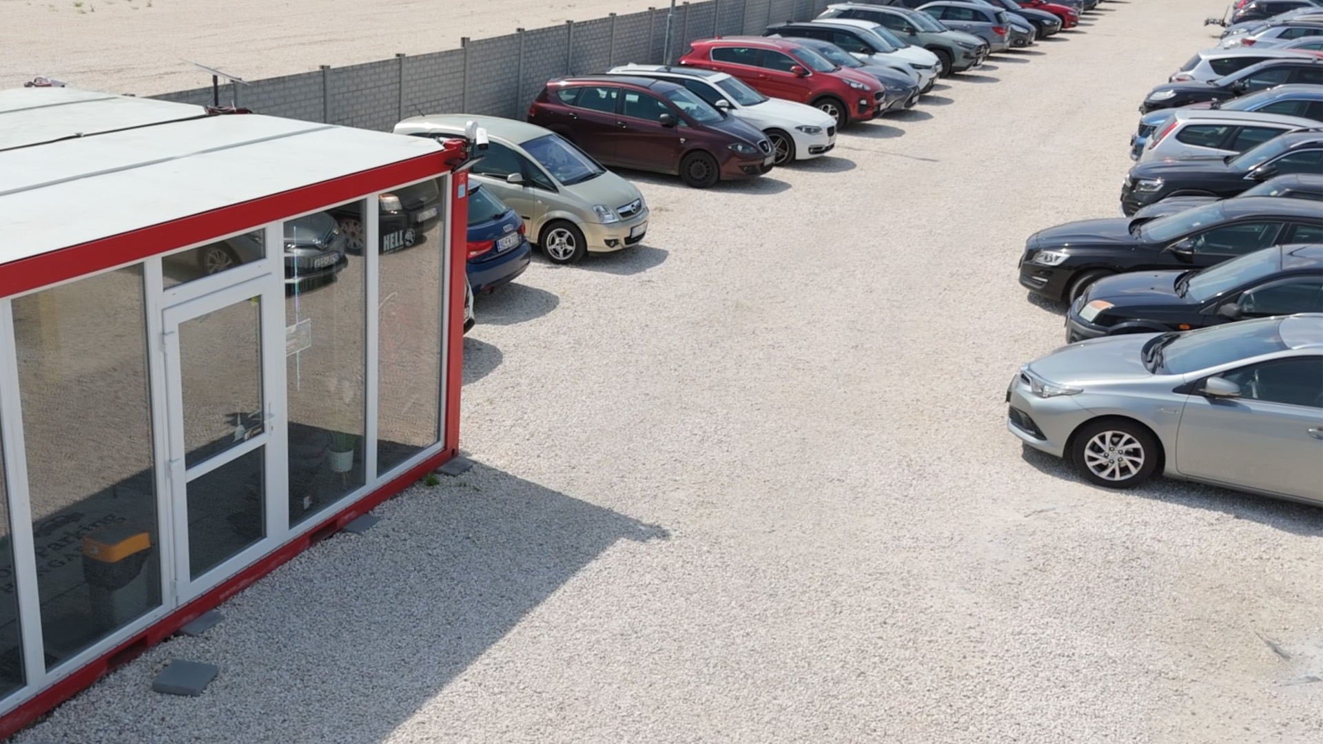 Airport Parking Hungary — Flughafenparken